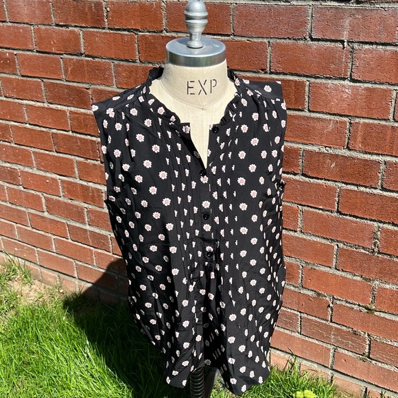 Kate Spade ditzy pleated top - Picture 3 of 8